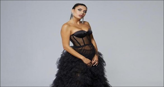 GÜZELLİĞİYLE BÜYÜLEDİ