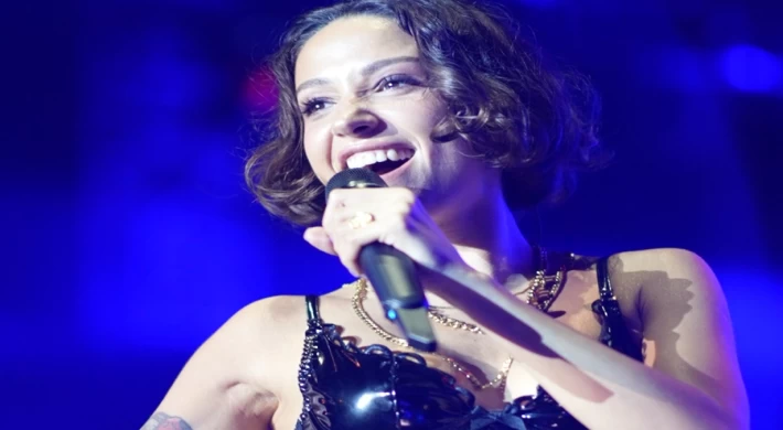 ZEYNEP BASTIK’TAN BOĞAZ’DA MUHTEŞEM BİR GECE
