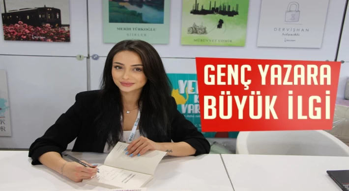 TÜYAP KİTAP FUARI GENÇ BİR YAZARI AĞIRLADI