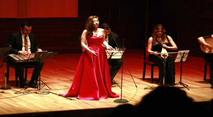 İZMİR BAROK MÜZİK GÜNLERİ'NİN YILDIZI SOPRANO GÜNAY ACAR