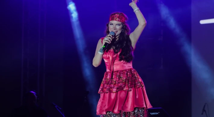 TUĞBA ÖZERK İLE KIRKLARELİ GENÇLİK HAFTASI KONSERLERİNDE COŞKULU KUTLAMA