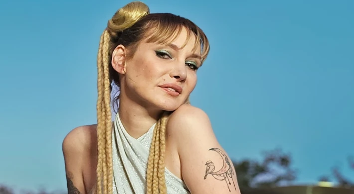 GÖKÇE’DEN GYPSY POP ŞARKI !HASTAYIM SANA’