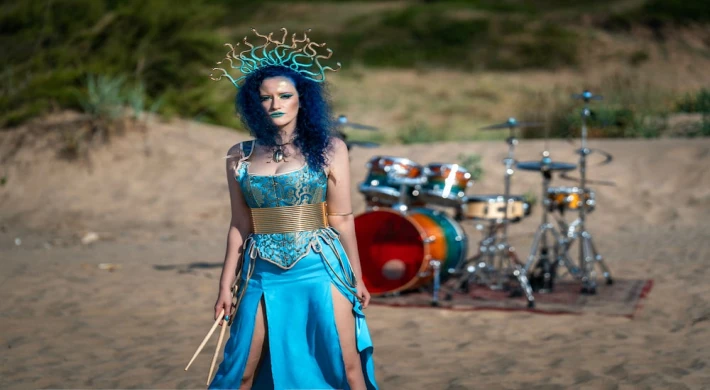 LEYAN SENAY BATERİ İLE MEDUSA’YA HAYAT VERİYOR