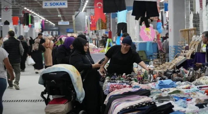 ÜMRANİYE BELEDİYESİNDE PAZAR YERİ SKANDALI