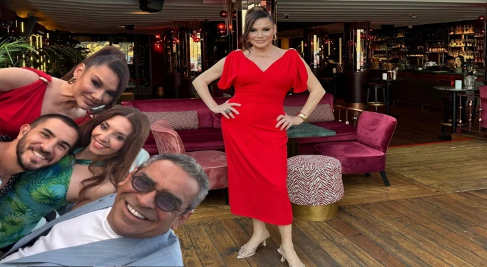 YENİ YAŞINI DOSTLARIYLA KUTLADI