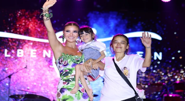 GÜLBEN ERGEN’DEN BOZALAN İNCİR FESTİVALİ’NDE MUHTEŞEM KONSER