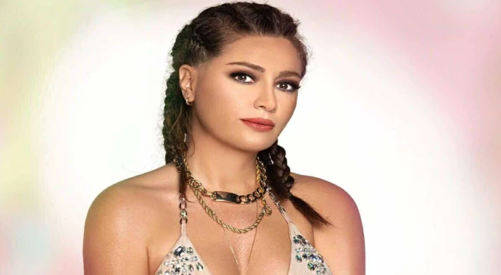 ZEYNEP YILMAZ’DAN YILLAR SONRA SAHNELERE BÜYÜK DÖNÜŞ!
