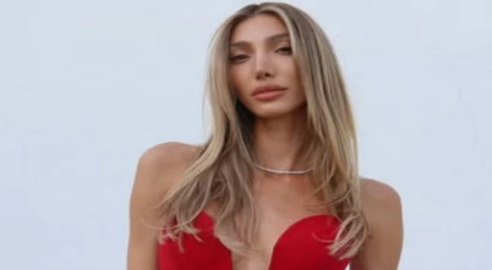 ŞEVVAL ŞAHİN “LA NUIT ROUGE” DEFİLESİNDE