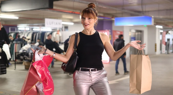 AYÇA VARLIER ALIŞ VERİŞTE