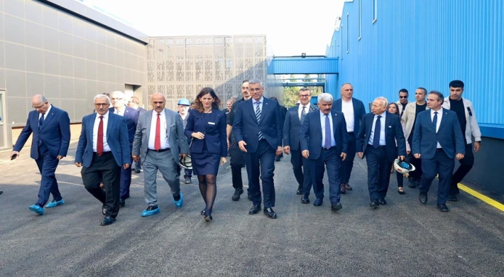 BAKAN MEMİŞOĞLU,YERLİ VE MİLLİ İLAÇ ÜRETİMİYLE İLGİLİ BİLGİ ALDI