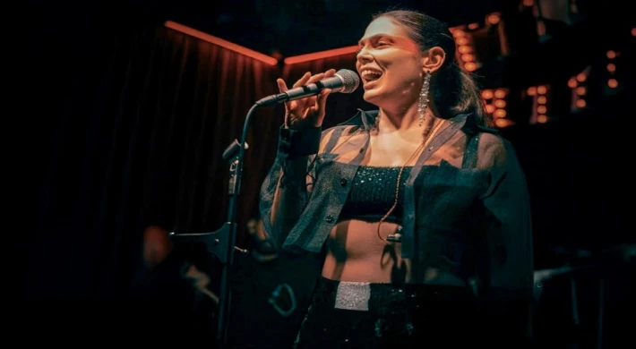 MÜZİK, ZARAFET VE IŞILTI: 2026'YA UNUTULMAZ BİR KARŞILAMA