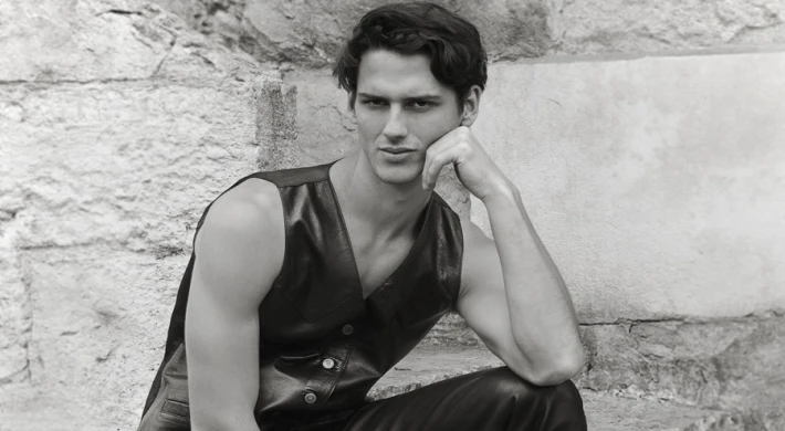 SPOR VE MODELLİĞİ BİR ARADA YÜRÜTÜYOR