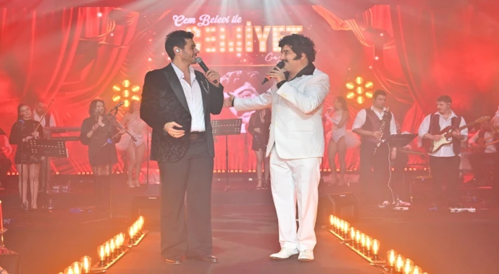 MÜZİKAL GÖSTERİ TADINDA BİR SAHNE ŞOVU