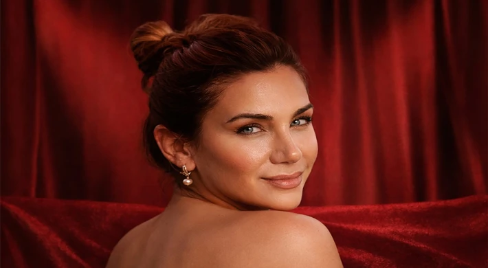 AYLA ÇELİK’TEN YENİ HİT ADAYI