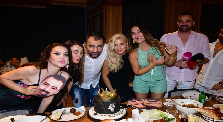 SÜRPRİZ DOĞUM GÜNÜ KUTLAMASI