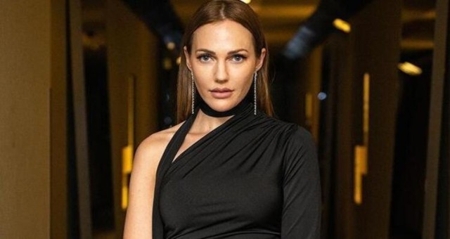 MERYEM UZERLİ GELEN MESAJLA ŞOKE OLDU!