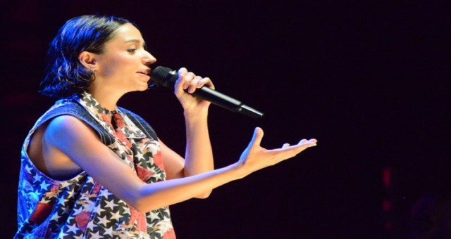 ZEYNEP BASTIK’TAN NEFES KESEN KONSER