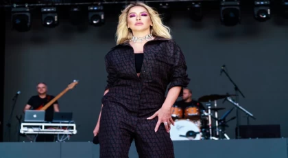 FESTİVALDE HADİSE FIRTINASI