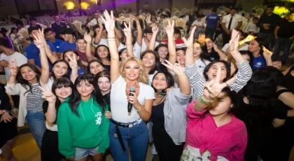 AZERBAYCANLI ŞEHİT ÇOCUKLARI İÇİN SAHNEYE ÇIKTI
