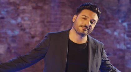 AZER BÜLBÜL'Ü ŞARKISIYLA ANDI