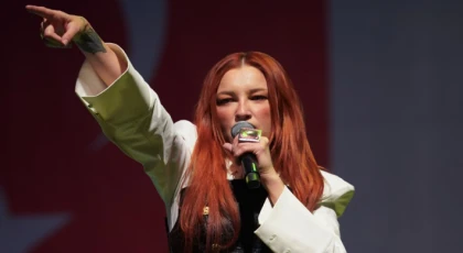 GÜLİZ AYLA’DAN 19 MAYIS’A ÖZEL KONSER