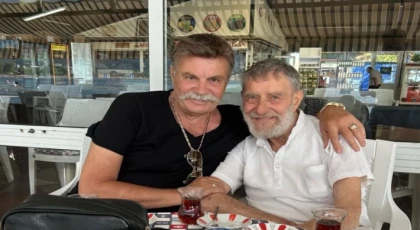 NURİ ALÇO, ERDEK TATİLİNDE AHMET MEKİN’İ ZİYARET ETTİ