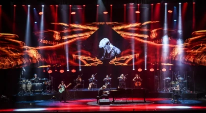 İSTANBUL'A GELİYOR