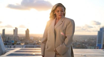 MARAL YEPYENİ HİT ŞARKISI KAL DEMEM İLE YOUTUBE TREND'LERDE