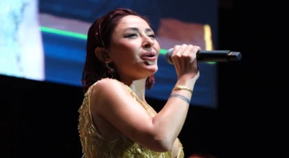 MELEK MOSSO KONSERİNDE İZDİHAM YAŞANDI