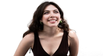 WHAT’S UP ŞARKISINI YENİDEN YORUMLADI