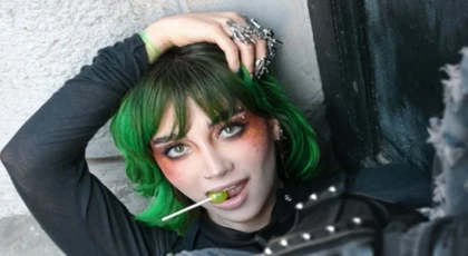 BARLARDA ÖPERSİN BİRİNİ