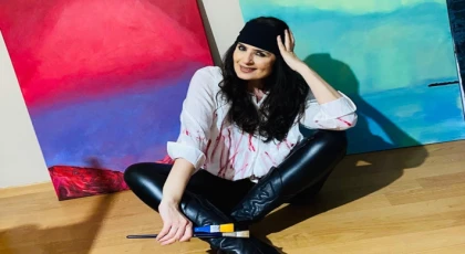 TUVALİN BÜYÜSÜNE KAPILAN RESSAM
